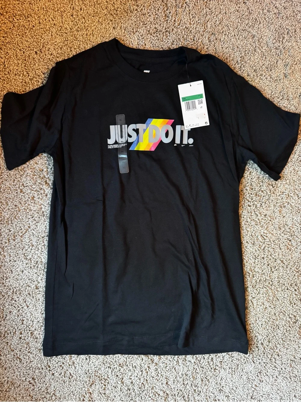 Nike boy’s T-shirt NWT